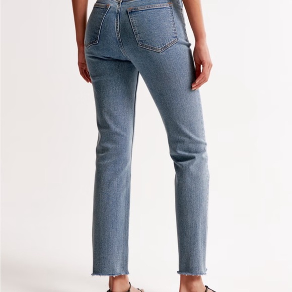 A&F Ultra High Rise Ankle Straight Jeans - Picture 2 of 10